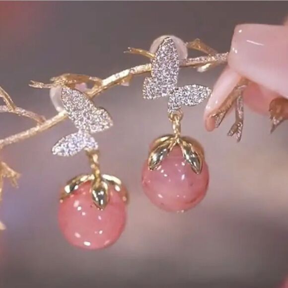 Butterfly dangle 14k plated earrings - Picture 4 of 10